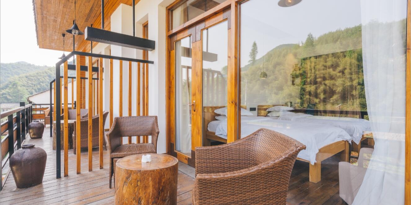 金堂木為蘇州壹號提供鋁包木窗案例