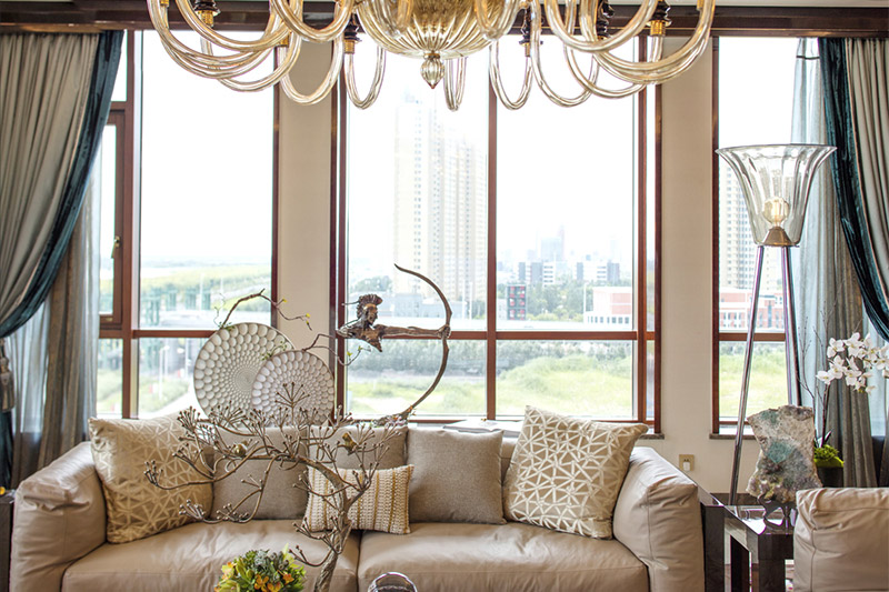 金堂木為江蘇星友置業(yè)提供鋁木陽(yáng)光房案例